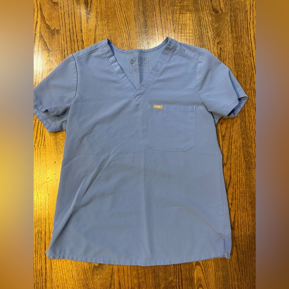 FIGS ceil Blue V-Neck Scrub Top size women’s S